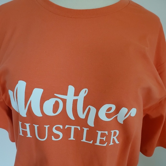 MOTHER HUSTLER graphic tee - Picture 2 of 2